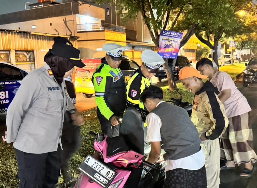 Patroli Cipkon dan Razia Stasioner Polsek Kelapa Dua, Wujud Nyata Menjaga Kamtibmas Tetap Kondusif