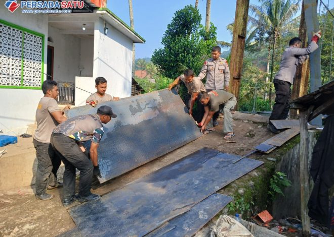 DUKUNG MOBILITAS WARGA, SATBRIMOB POLDA BANTEN REVITALISASI JEMBATAN DI BAYAH