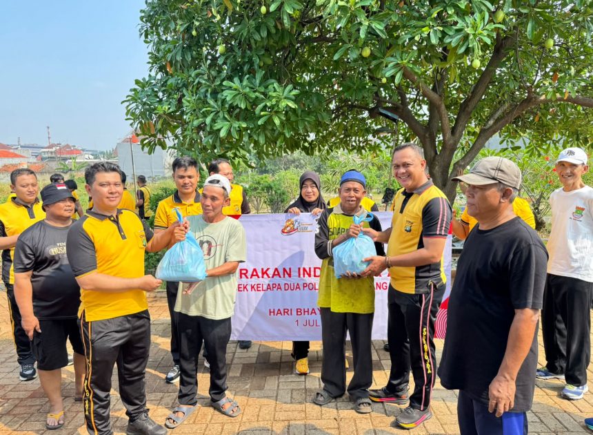Polsek Kelapa Dua Wujudkan Lingkungan Bersih dan Peduli Warga Melalui Bakti Sosial “Indonesia Asri