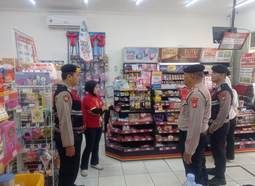 Patroli Strong Point Polsek Kelapa Dua Tingkatkan Kewaspadaan Warga, Wujudkan Lingkungan Aman dan Kondusif