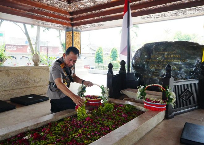 Ziarah ke Makam Soekarno, Kapolri: Menyerap Nilai Pemimpin Bangsa
