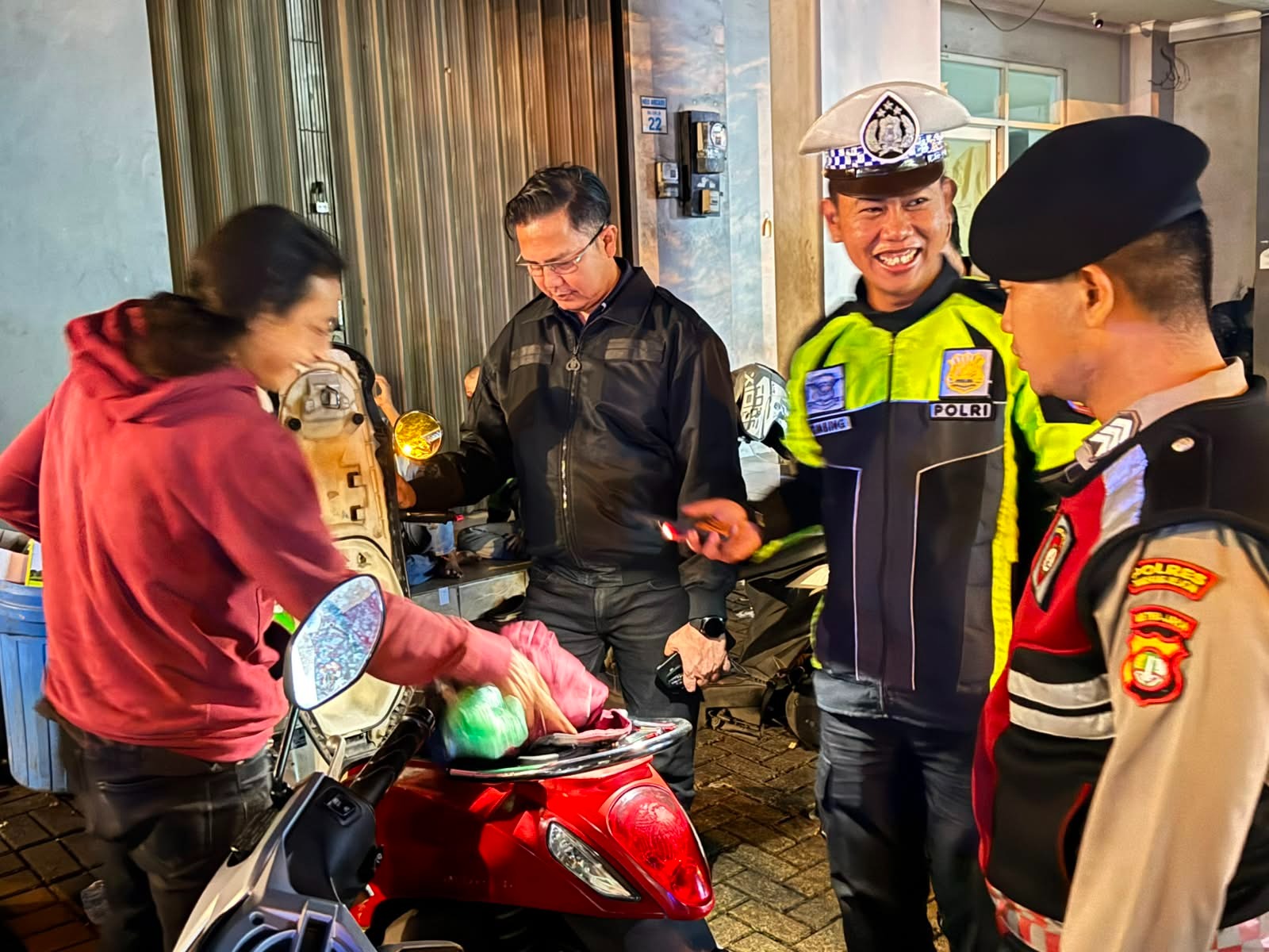 Patroli Polsek Kelapa Dua dan Razia Stasioner Jaga Gading Serpong Tetap Aman dan Kondusif
