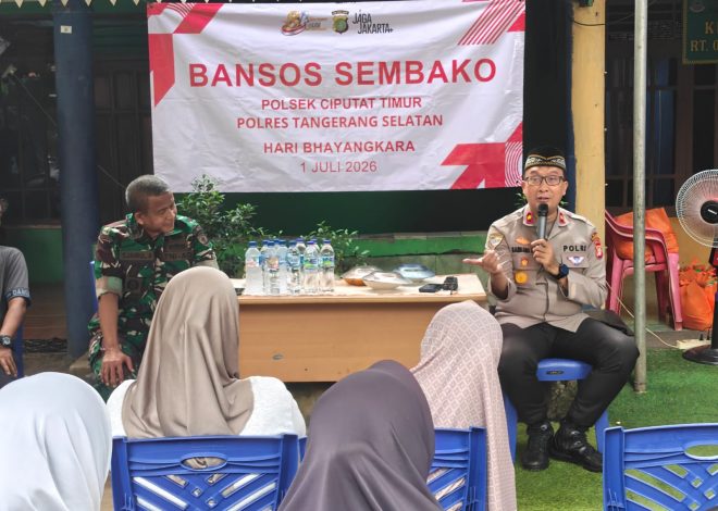 Jaga Jakarta On The Spot, Polsek Ciputat Timur Bersama Tiga Pilar Salurkan Bantuan Sosial di Hari Bhayangkara ke-80