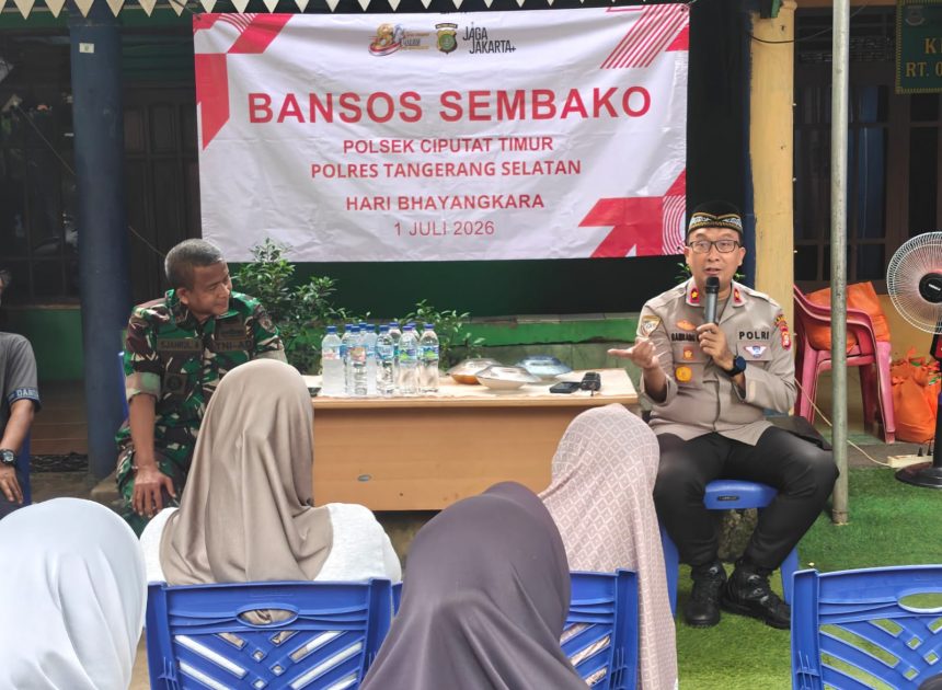 Jaga Jakarta On The Spot, Polsek Ciputat Timur Bersama Tiga Pilar Salurkan Bantuan Sosial di Hari Bhayangkara ke-80