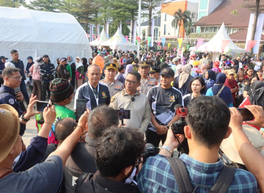 Pasar Rakyat dan Bazar UMKM Hari Bhayangkara ke-80 Polres Tangerang Selatan