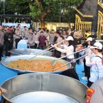 Dapur Jaga Jakarta Meriah, Bobon Santoso Sajikan Tongseng untuk Warga CFD