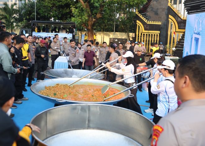 Dapur Jaga Jakarta Meriah, Bobon Santoso Sajikan Tongseng untuk Warga CFD