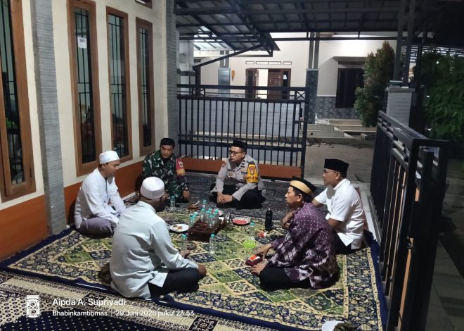 Sambang ke Ponpes, Bhabinkamtibmas dan Babinsa Perkuat Cooling System