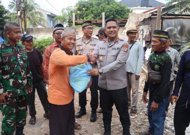 Hari Bhayangkara ke-80, Kapolres Tangsel Gelar Bakti Kesehatan dan Pembagian Sembako untuk Warga Pisangan