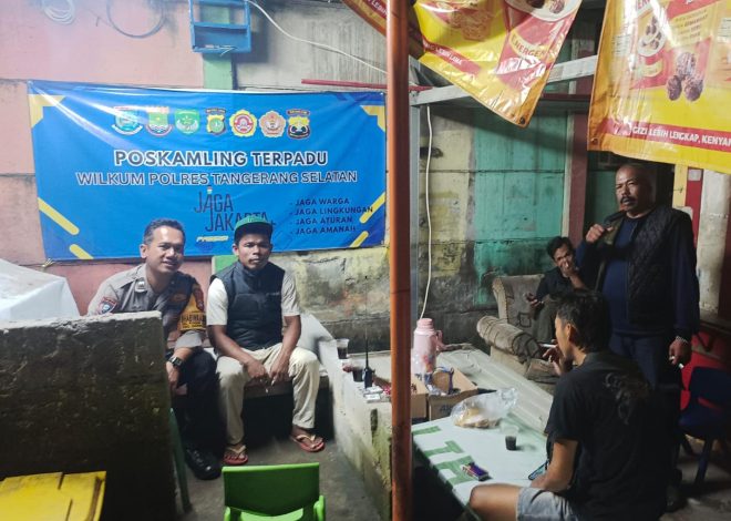 Jaga Jakarta+ On The Spot, Bhabinkamtibmas Pondok Jagung Timur Ajak Warga Perkuat Poskamling dan Tingkatkan Kewaspadaan
