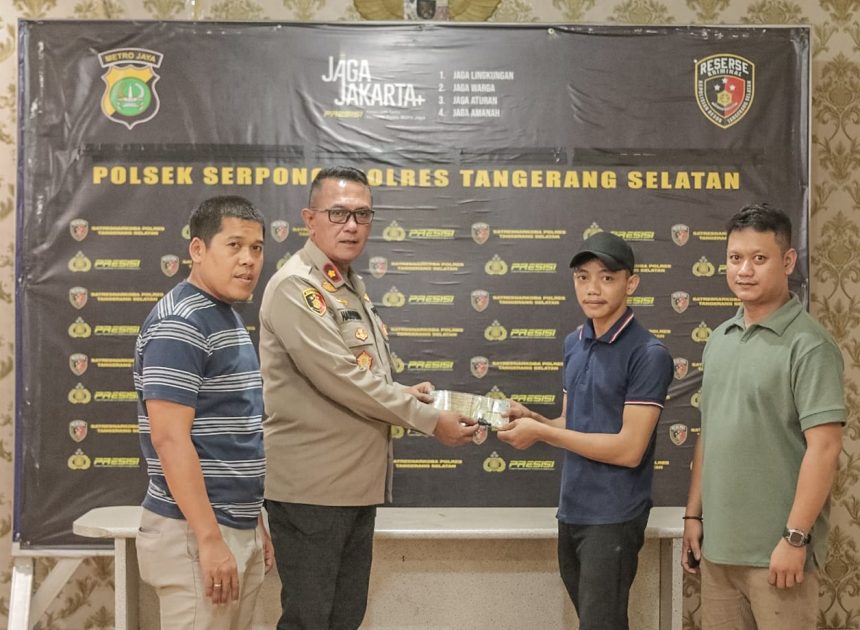 Polsek Serpong Laksanakan Penyerahan Barang Bukti Motor Kepada Korban Curanmor 