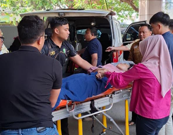 Sidokkes Polres Jakpus Gerak Cepat Evakuasi Perempuan Alami Pendarahan di Stasiun Sawah Besar