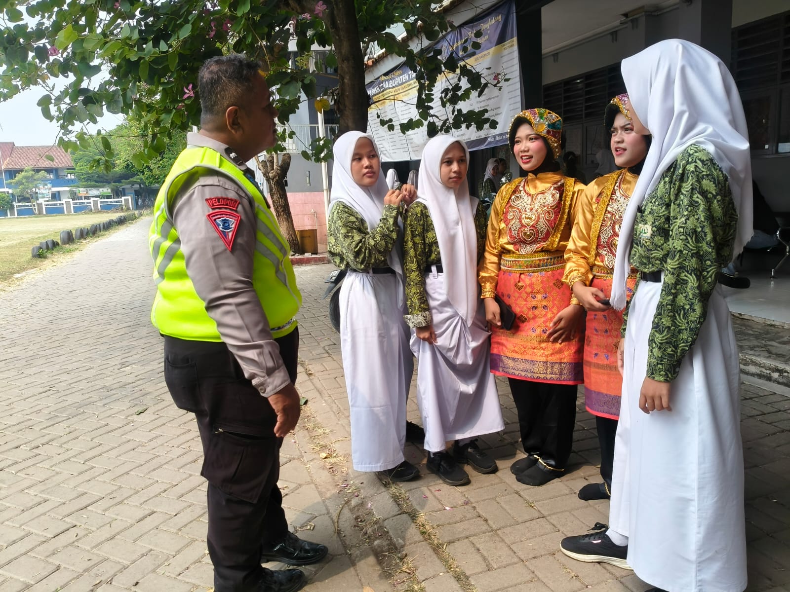 Polsek Kelapa Dua Edukasi Pelajar Cegah Kenakalan Remaja dan Wujudkan Lingkungan Sekolah yang Aman
