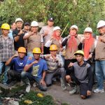 Polri Hadir di Tengah Masyarakat, Bhabinkamtibmas Kawal Kegiatan Bedah Rumah