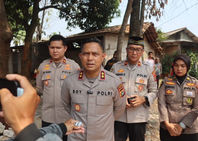 Dukung Program Kapolda Metro Jaya, Polres Tangsel Bedah Rumah Warga Kurang Mampu Jelang HUT Ke-81 RI