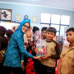 Peringati Hari Anak Nasional, DWP Tangsel Bagikan Ratusan Alat Tulis dan Edukasi Cegah Bullying