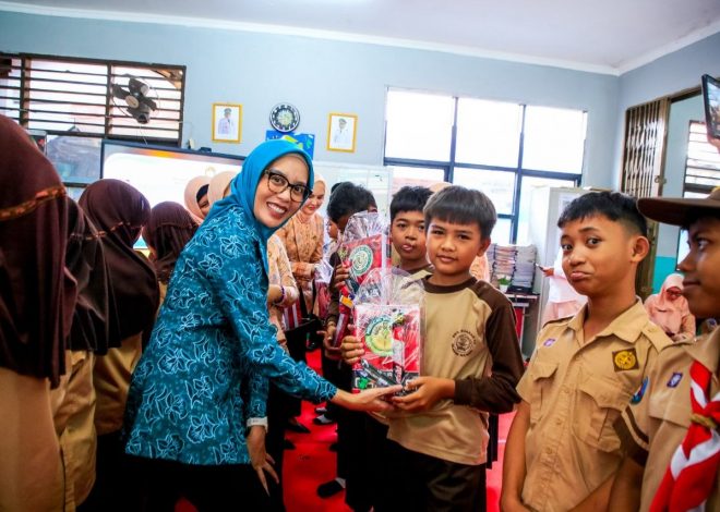 Peringati Hari Anak Nasional, DWP Tangsel Bagikan Ratusan Alat Tulis dan Edukasi Cegah Bullying