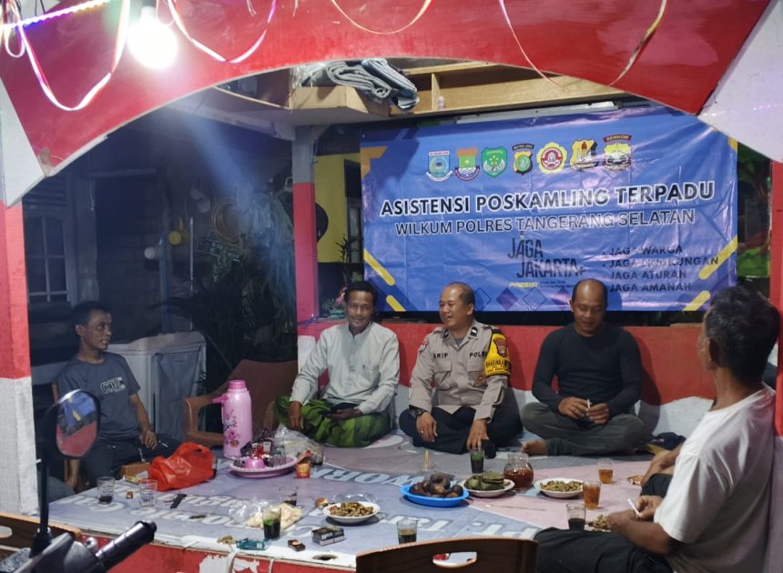 Jakarta On The Spot: Bhabinkamtibmas Pakujaya Cek Poskamling Terpadu, Perkuat Sinergi Warga Jaga Keamanan Lingkungan
